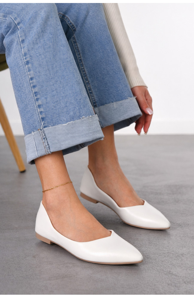 Балетки женские белого цвета 212202L