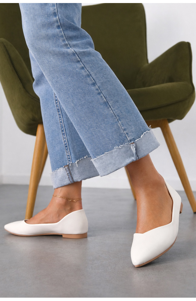 Балетки женские белого цвета 212202L