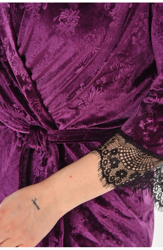 Халат женский велюровый фиолетового цвета 212312L